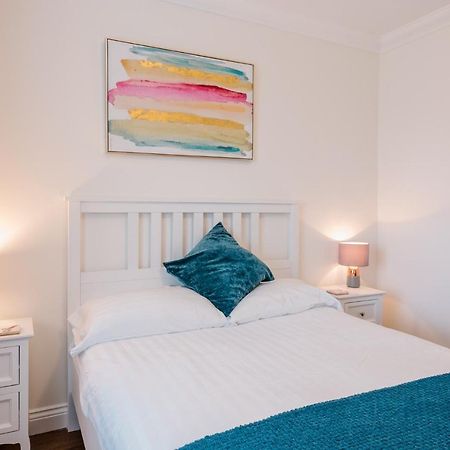 Charming Chic Appartment With 24Hr Parking Northampton Exterior foto